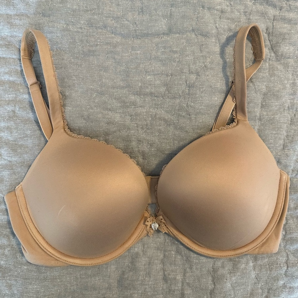 **NEVER WORN** Beige Victoria’s Secret Body By Victoria Push Up bra